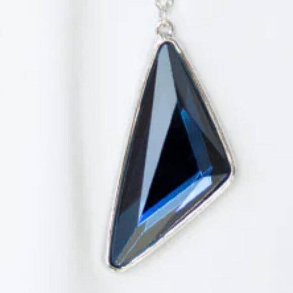 Edgy Glam Blue Gem Necklace - Picture 3 of 4